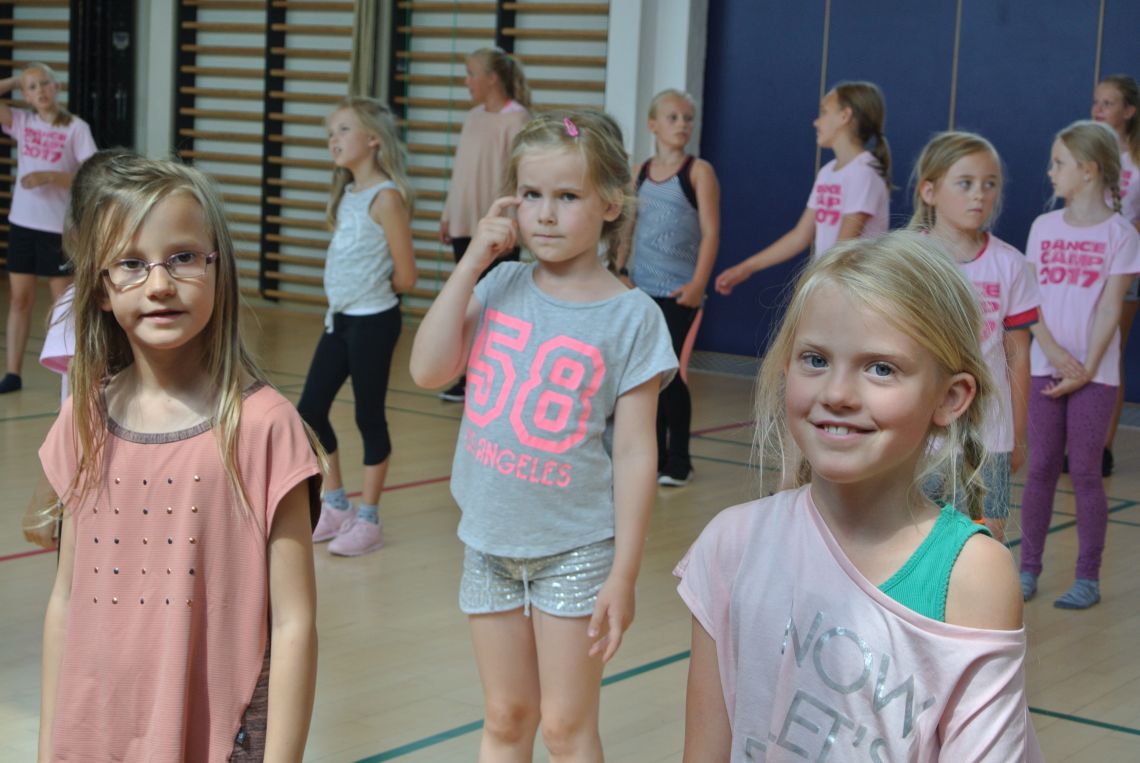 Åbent hus på danselinje i Nr. Bjært-Strandhuse IF